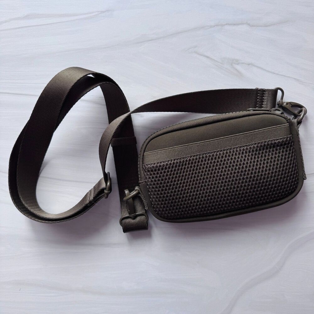 Quince Neoprene Crossbody/Belt Bag in Army Green